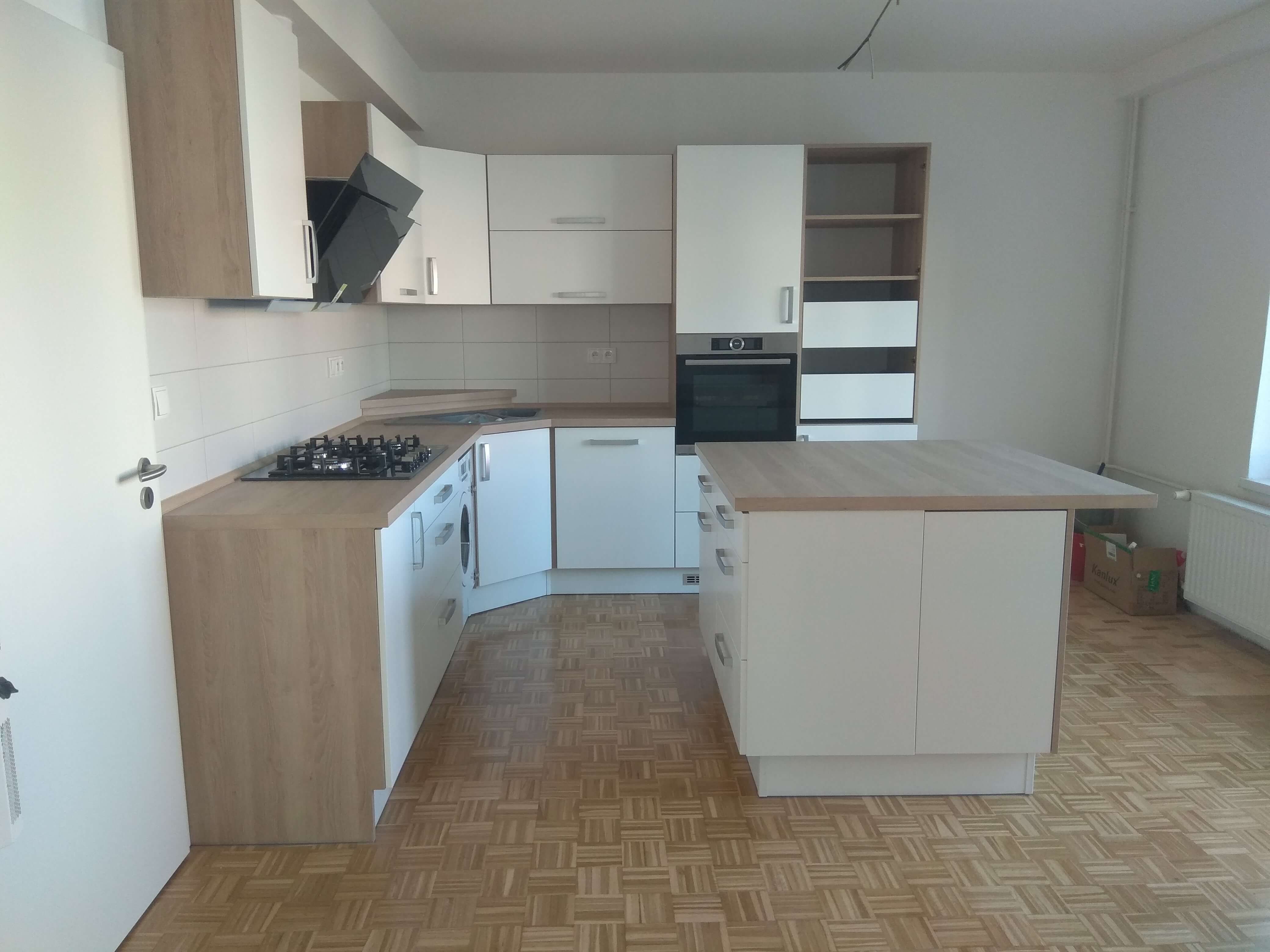 Renovace parket v rodinném domku na Kudlově ve Zlíně.